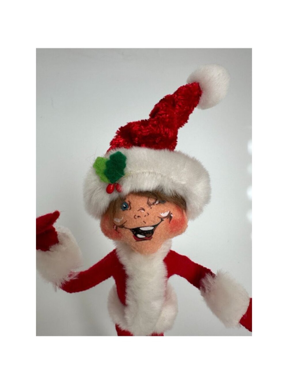 Annalee 2012 Christmas Elf Doll Red White Santa Outfit Holly Brown Hair Poseable - Picture 7 of 8